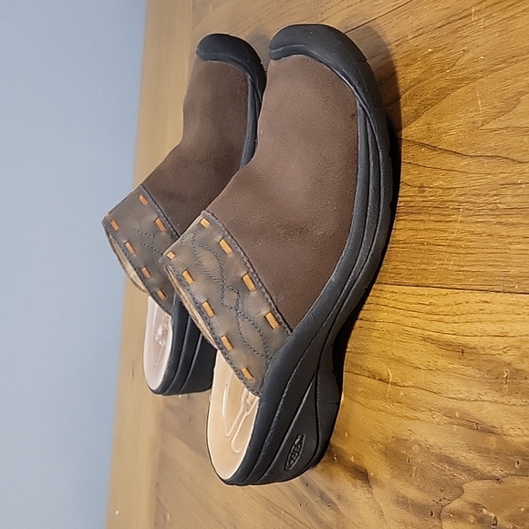 Keen women's 9.5 clogs - Picture 3 of 8